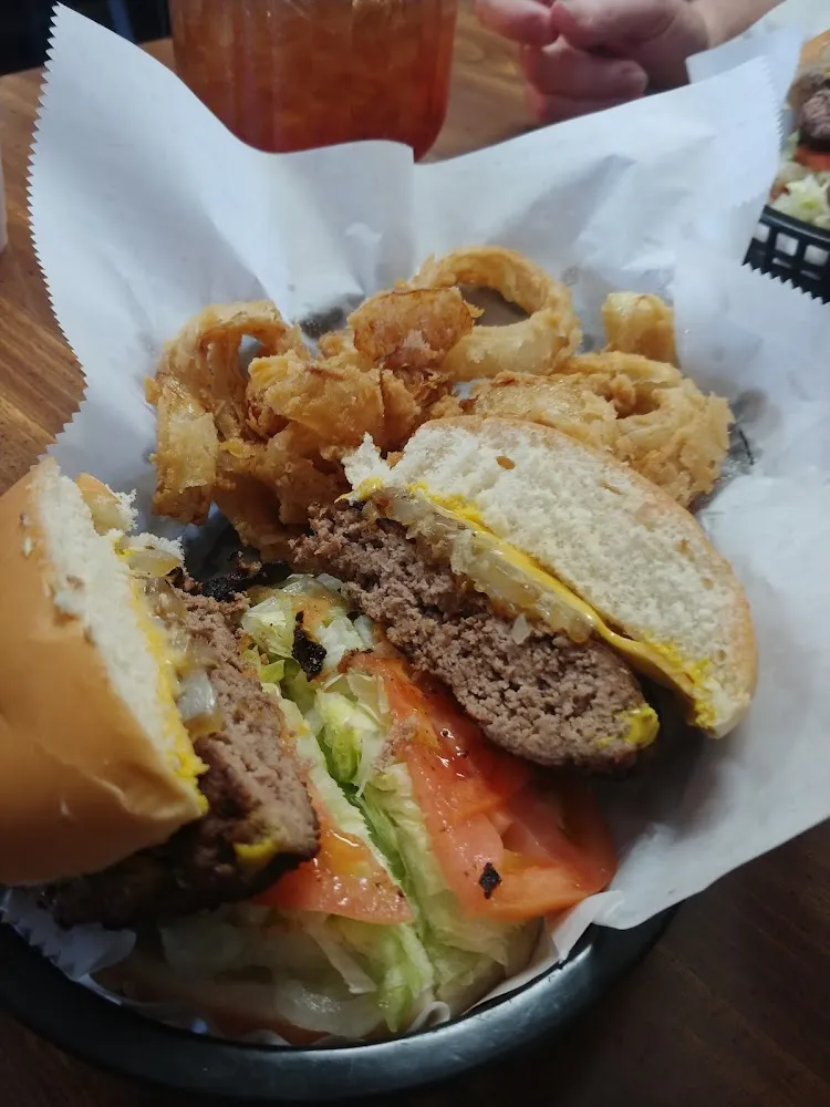 Cheeseburger and Onion Rings